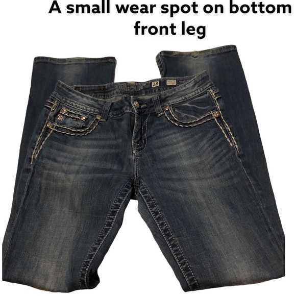 Miss Me Jeans size 28 worn couple times has one small wear spot on leg - Picture 1 of 5